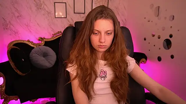 CuteeFoxy online show from May 30, 1:20 pm