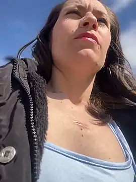 AlanaRius18 online show from March 28, 1:10 pm