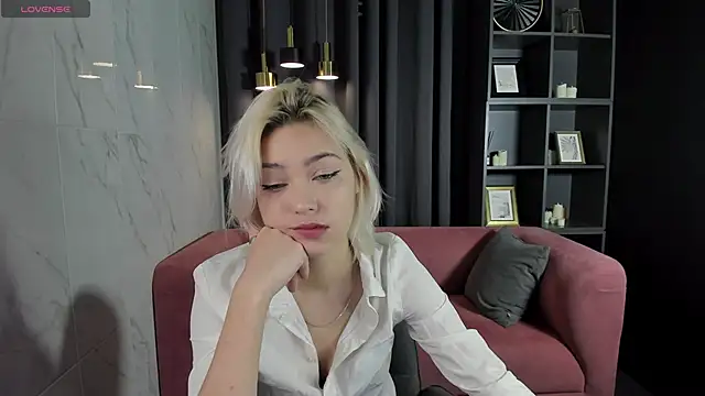 AlysiaSun  online show from October 15, 2:30 pm