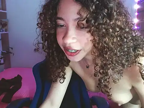 Medussa3033 online show from March 2, 7:15 am