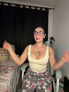 MiaSofia   online show from July 19, 4:26 am