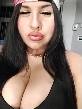 Sexylips200 online show from December 19, 6:38 am