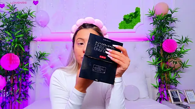 AriannaSins online show from September 17, 12:14 pm