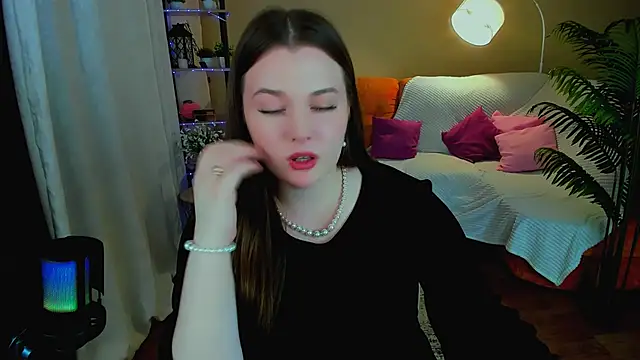 Moonvelle online show from November 26, 12:06 pm