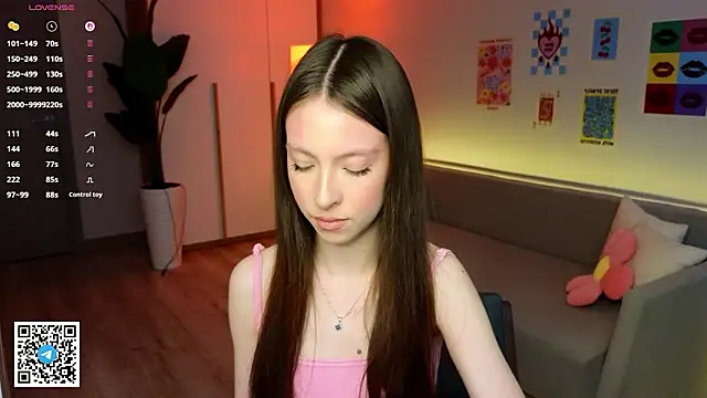 Yasmin Kass online show from March 18, 6:29 am