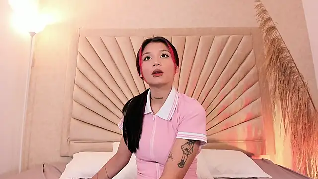 Emma duff online show from October 20, 11:24 am