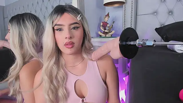 Lily StClair online show from April 16, 12:16 pm