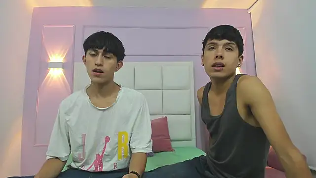 hoot booys  online show from October 23, 7:53 pm