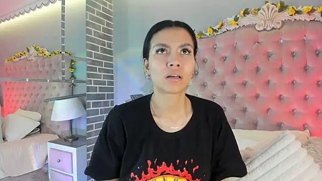 TanyaBello online show from April 19, 5:18 am