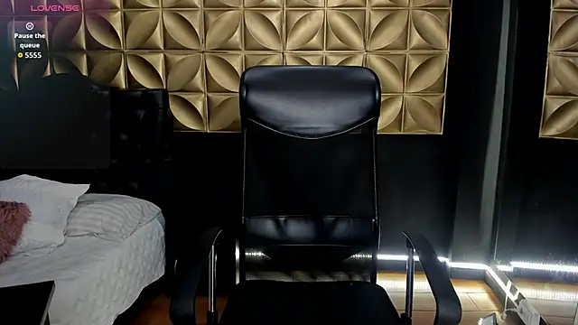 lovenatasha  online show from January 16, 6:15 pm