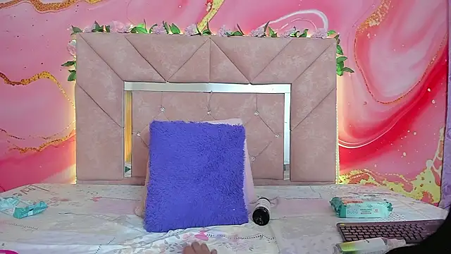 mia  blaze   online show from March 11, 3:11 am