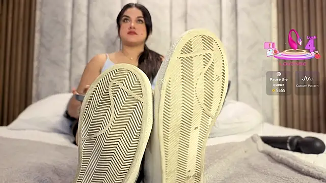 goddessfeetxx online show from January 8, 8:35 pm