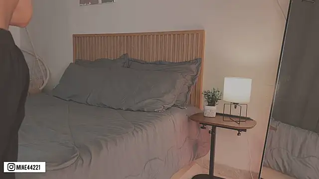 Little Emma 11 online show from April 7, 2:41 pm