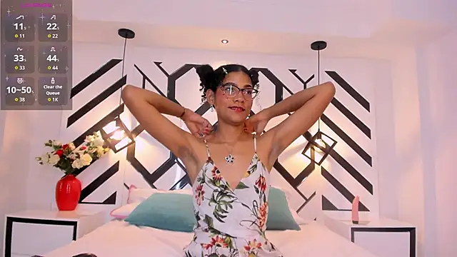 AuroraPinkk online show from December 15, 11:10 pm