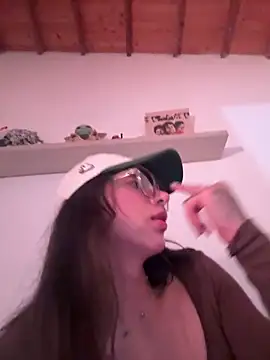 valeriahornier online show from March 24, 4:07 am