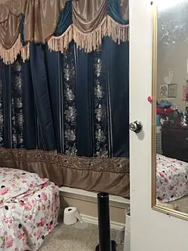 chocolatestrawberrydips online show from April 8, 2:35 am