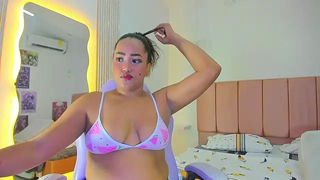 NahomiWalker  online show from January 17, 7:54 pm