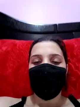 SandyAmr online show from November 13, 8:24 am