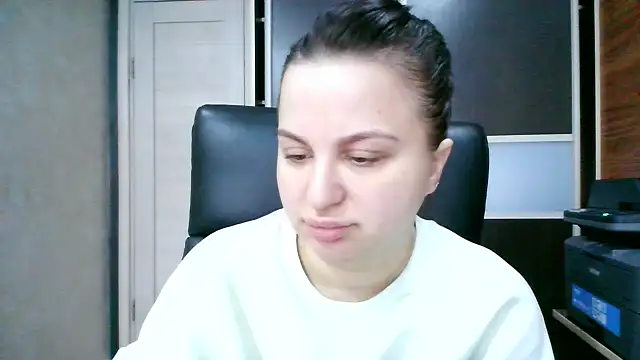 Denalynn online show from February 24, 1:49 am