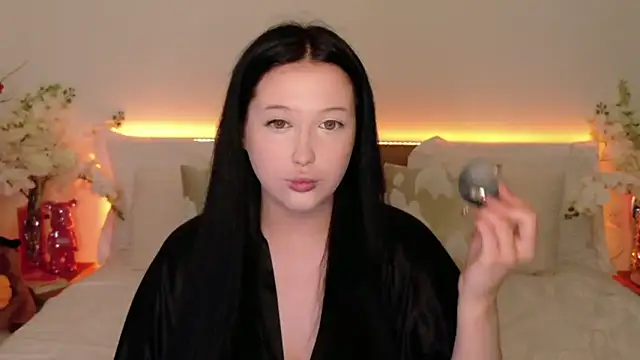 Felicia Herceg online show from October 23, 6:58 pm