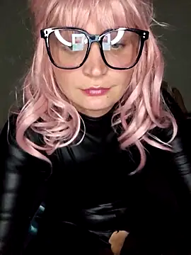 LunaXshade online show from November 3, 6:12 pm