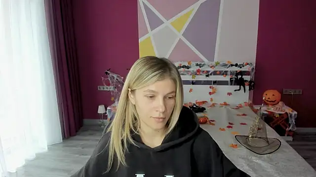 MerryCristi online show from October 20, 5:43 am