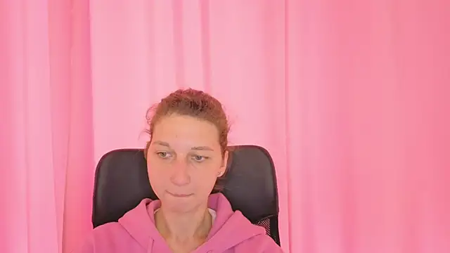 CuteEllii online show from October 24, 10:11 am