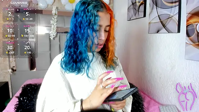 Cristall ravven online show from November 5, 8:25 pm