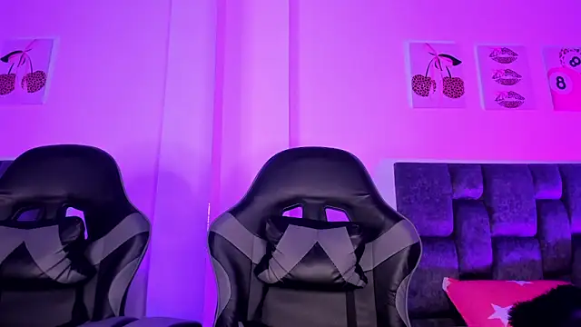 kittymonroe1 online show from April 8, 12:57 am