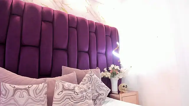 mirandaduboiss online show from February 14, 5:37 pm