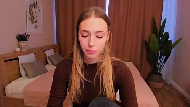 sassy cutie online show from February 16, 2:50 pm