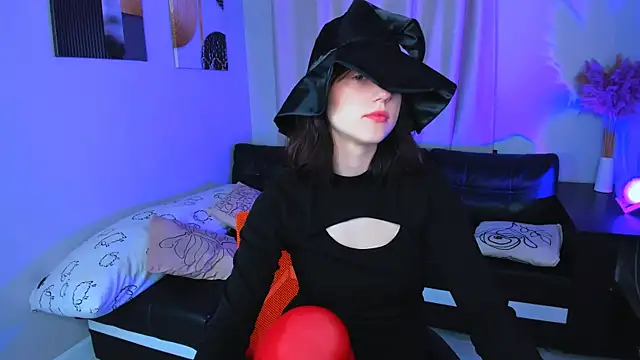 thepretty kitty online show from November 17, 7:42 am