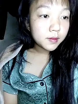 Quynhsumon online show from March 14, 2:51 pm