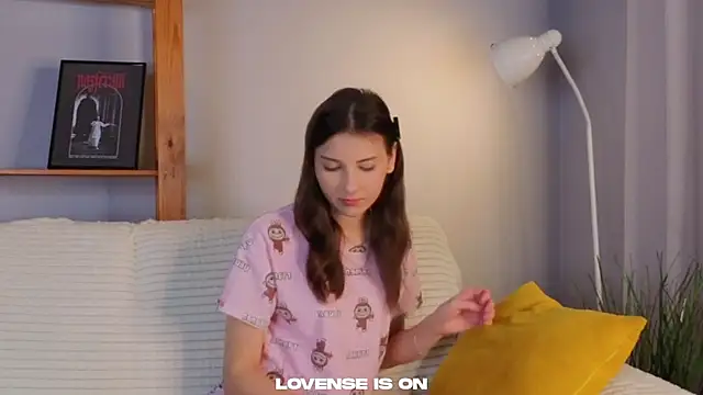 KateCahee online show from December 5, 1:27 am