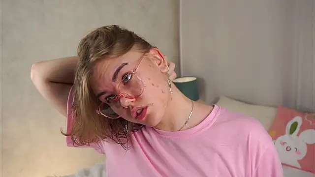 MelodyBaur online show from April 16, 11:54 am