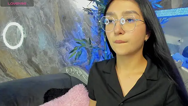 sydney miller  online show from February 9, 11:18 pm