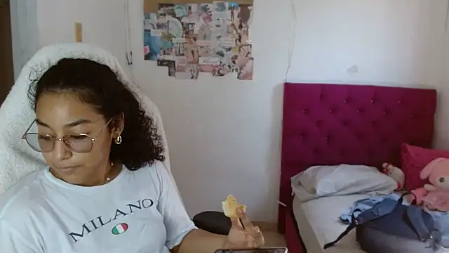 emily stars1 online show from March 27, 7:36 pm