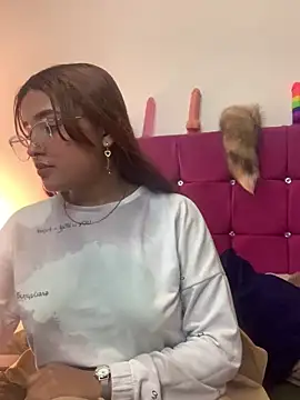 ladulceale online show from November 17, 1:56 pm