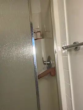 elliepixie online show from April 6, 11:28 pm