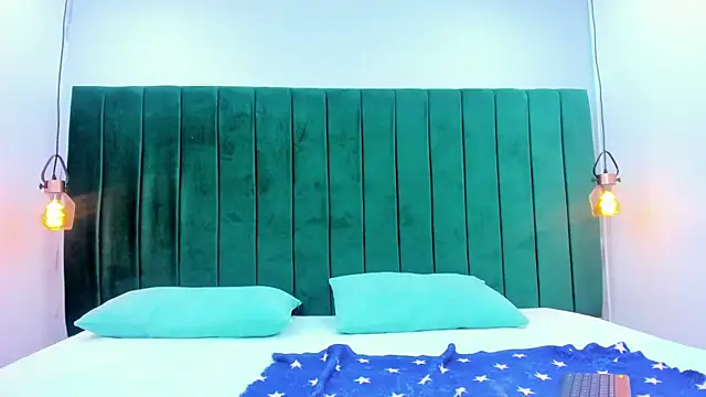 Melody Horney online show from December 17, 8:24 pm