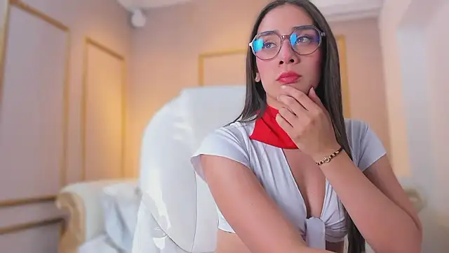 NahimiThompson online show from January 31, 7:45 pm