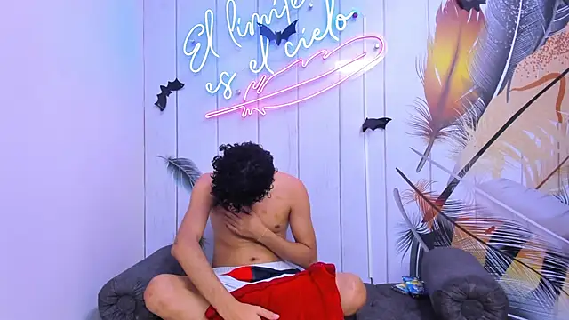 huntboyss online show from November 23, 4:59 am