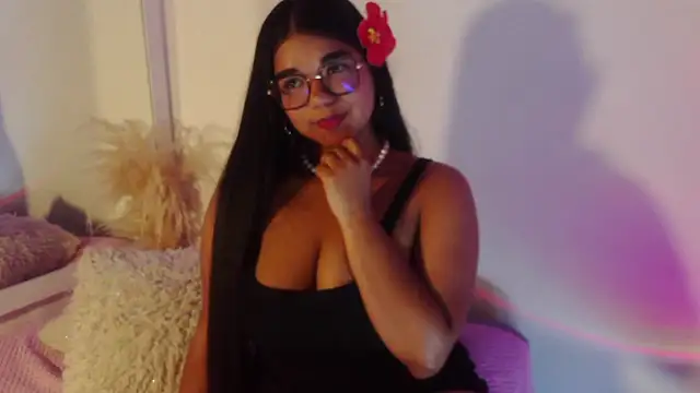 Zafiro Evans online show from December 3, 8:33 pm