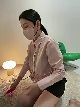 akimix xoxo online show from April 8, 1:35 pm