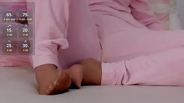 Kitty Hot66  online show from March 26, 3:30 am