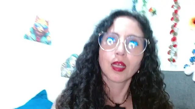 Curlybutterfly online show from November 25, 12:24 am