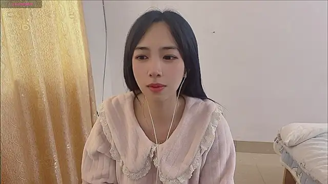 by-Hannah online show from November 13, 2:10 am