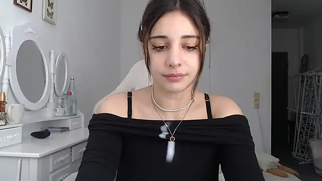 bellefleurrr online show from July 10, 5:13 pm