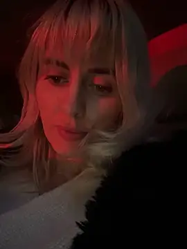 blondegirlx online show from November 26, 3:02 pm