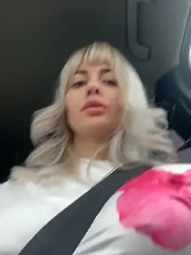 blondegirlx online show from November 14, 7:41 am